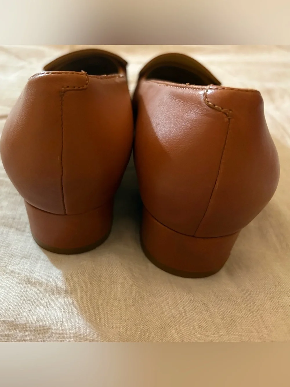 Trotters Joelle Pumps With Penny Loafer Design 8M NWT FLOOR SAMPLE